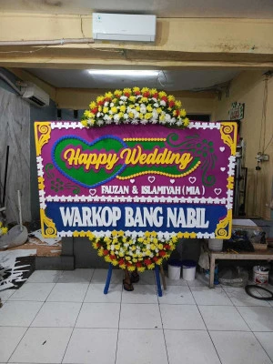 Papan Bunga di Cipinang Besar Utara